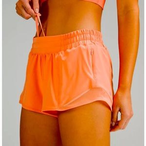 Lululemon Hotty Hot Low-Rise Lined Short 2.5", Size 6.